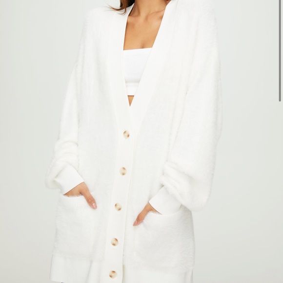Aritzia Sweaters - ARITZIA (SUNDAY BEST) KITTEN CARDIGAN